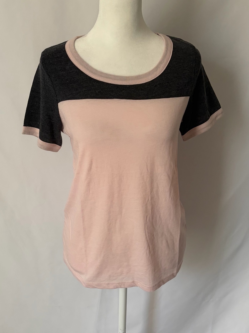 NWT Chaser Satin and Black Colorblock Short Sleeve Tee size Small